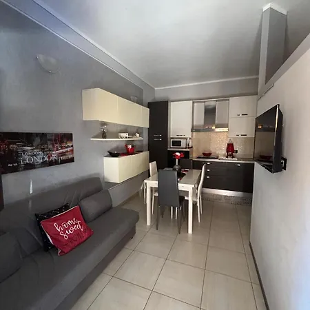 Altamil Apartment *