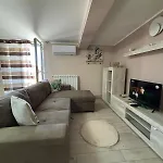 Altamil Apartments *
