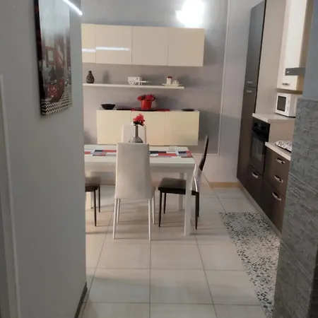 Altamil Apartments *
